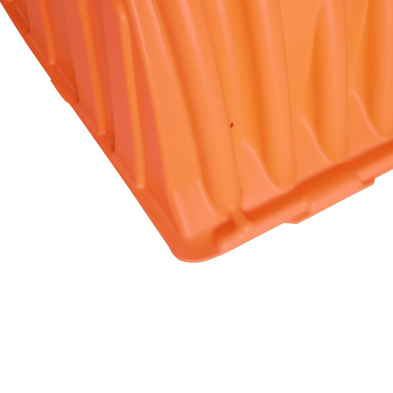 Closeup of the lipped corner on the foot of the NDS StormChamber 41 in. Start unit (NDS SC-44105-S-O)