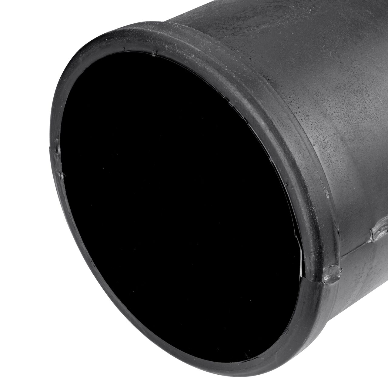 Closeup of the 4 inch sewer and drain connection end of the NDS Black 4 in. Polypropylene S&D Sewer Cleanout Plug (NDS 22-040)