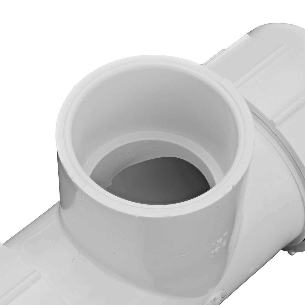 Closeup view of the NDS 1-1/2 in. IPS UC X FPT Compression Tee showing the slip end that connects to IPS pipe and adds a "T" intersection to create a lateral branch in your flow system (NDS CPT-1500-S)
