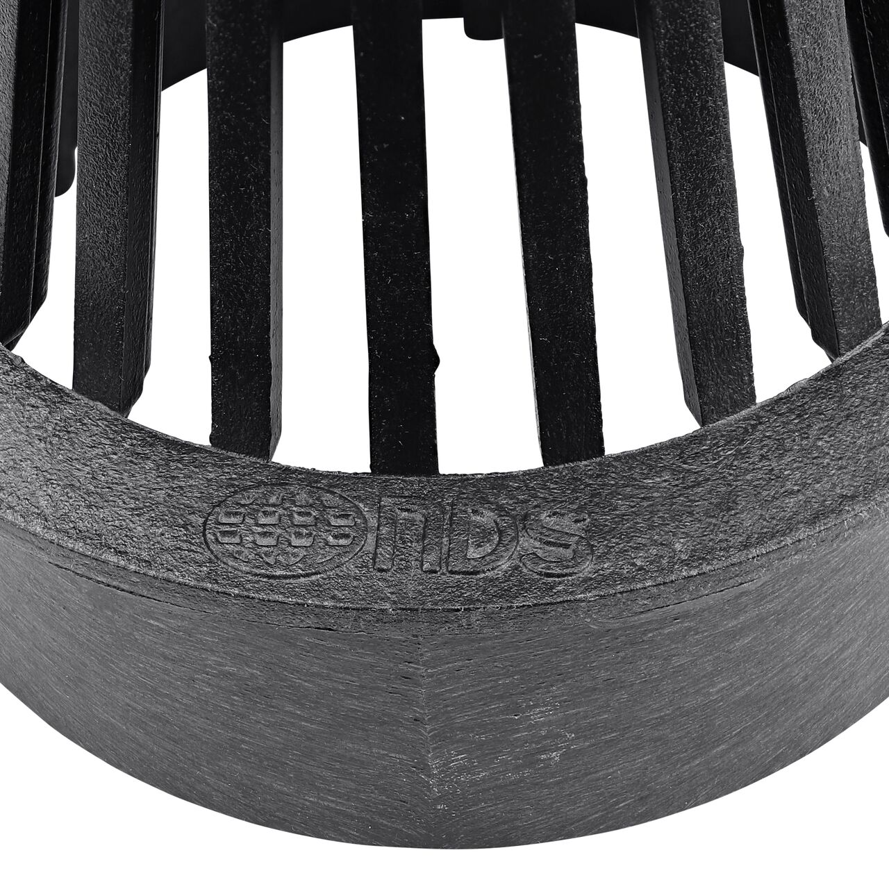 Closeup of any branding on the NDS Black Plastic 6 in. Atrum Grate (NDS 90)