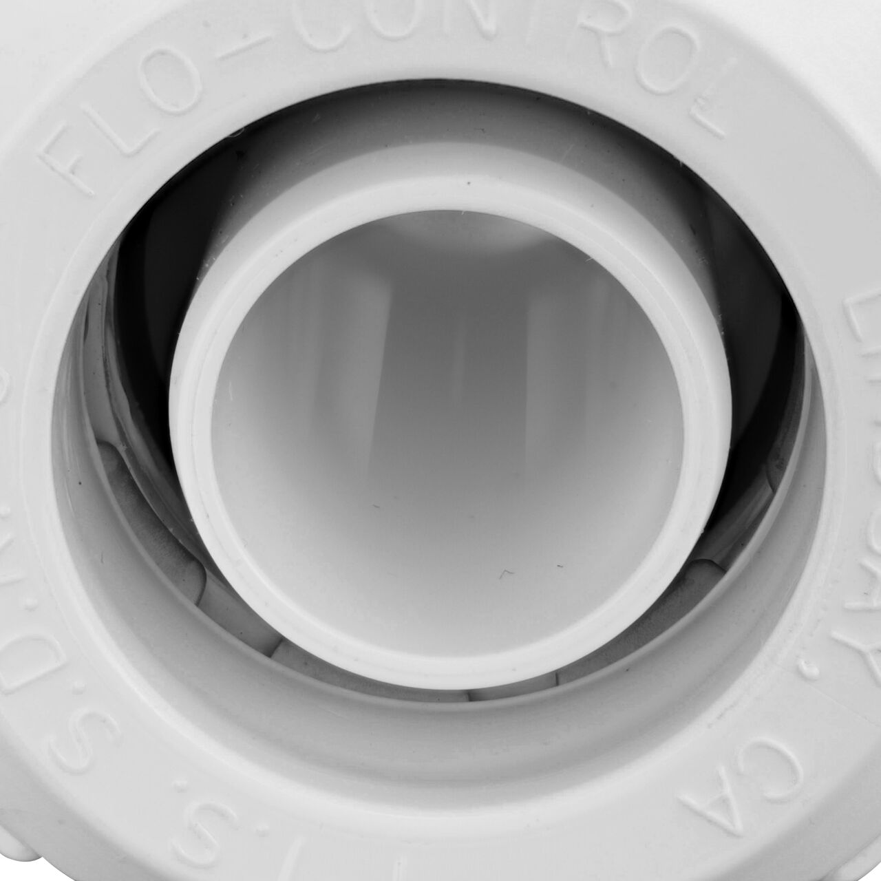 Closeup of the steel gripper teeth on the 1 inch inlet side of the NDS 1 in. X 3/4 in. Flo Lock Reducer Gripper Coupling (NDS 710-17-9)