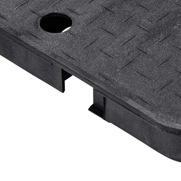 Closeup view of the edge and finger hole on the NDS 13 x 20 in. Standard Series Water Meter cover (NDS D1500-DISBL) for the NDS 13 in. X 20 in. Rectangular Standard Series Meter Box