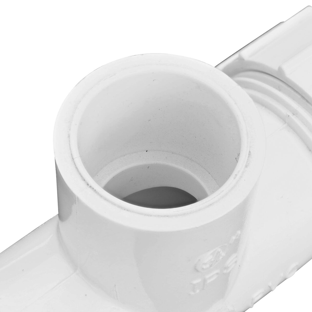 Closeup view of the NDS 3/4 in. IPS UC X FPT Compression Tee showing the slip end that connects to IPS pipe and adds a "T" intersection to create a lateral branch in your flow system (NDS CPT-0750-S)