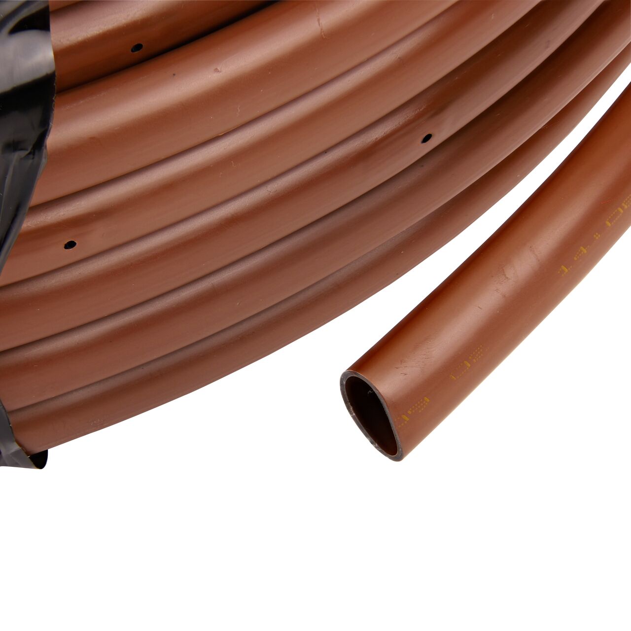 Closeup of the end to show how to pull out the dripline of the NDS 250 ft. 17mm Dura Flo™ Check Valve (NDS SFCV-BR-6212-025S, NDS SFCV-BR-6412-025S, NDS SFCV-BR-6418-025S, NDS SFPC-BR-17212-025S, NDS SFPC-BR-17412-025S, NDS SFPC-BR-17218-025S)