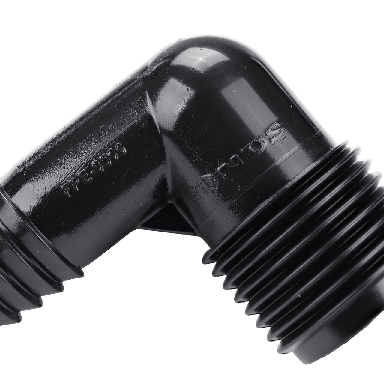 Closeup of the 90-degree elbow on the NDS 1/2 in.. MPT X 1/2 in. Barbed Flexee Swing Pipe Elbow that connects fittings and irrigation drip tubing that provides effective water distribution (NDS FPE-0500)