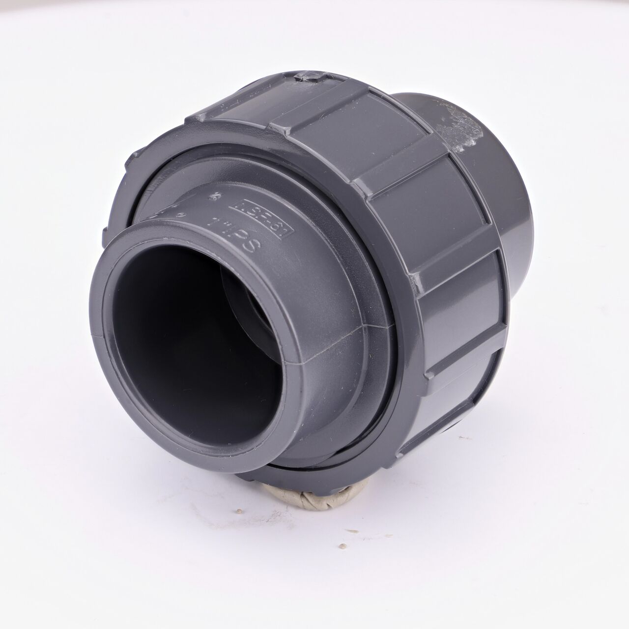 The NDS 1 in. PVC Union connects two 1 in. schedule 80 pipes to create a leak-resistant connection without the need for traditional glued sealant (NDS U-1000-S)