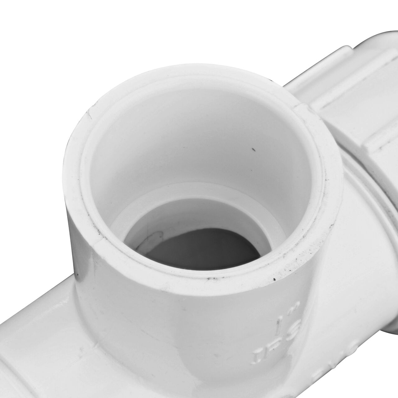Closeup view of the NDS 1 in. IPS UC X FPT Compression Tee showing the slip end that connects to IPS pipe and adds a "T" intersection to create a lateral branch in your flow system (NDS CPT-1000-S)