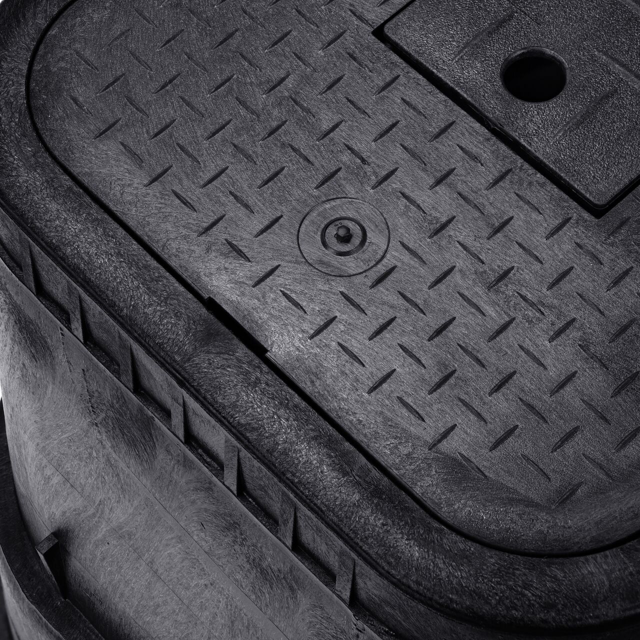 Closeup view of the outside reinforced edges on the NDS 14 in. X 19 in. Rectangular Standard Series Meter Box (NDS D1800-DIRB)
