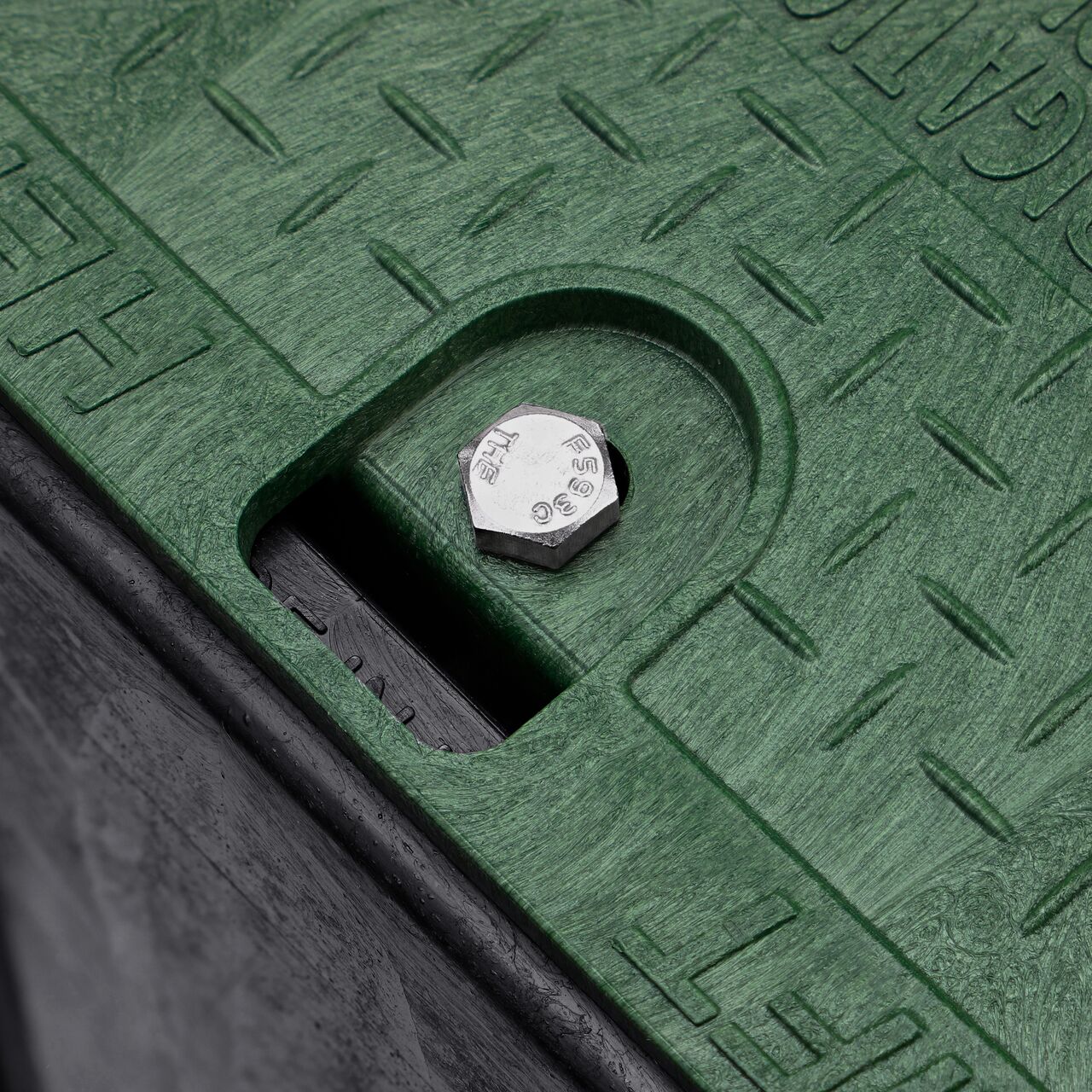 Closeup view of the inside reinforced edges on the NDS 14 in. X 19 in. Rectangular Pro-Spec® Series Valve Box and Cover (NDS 313BCB)