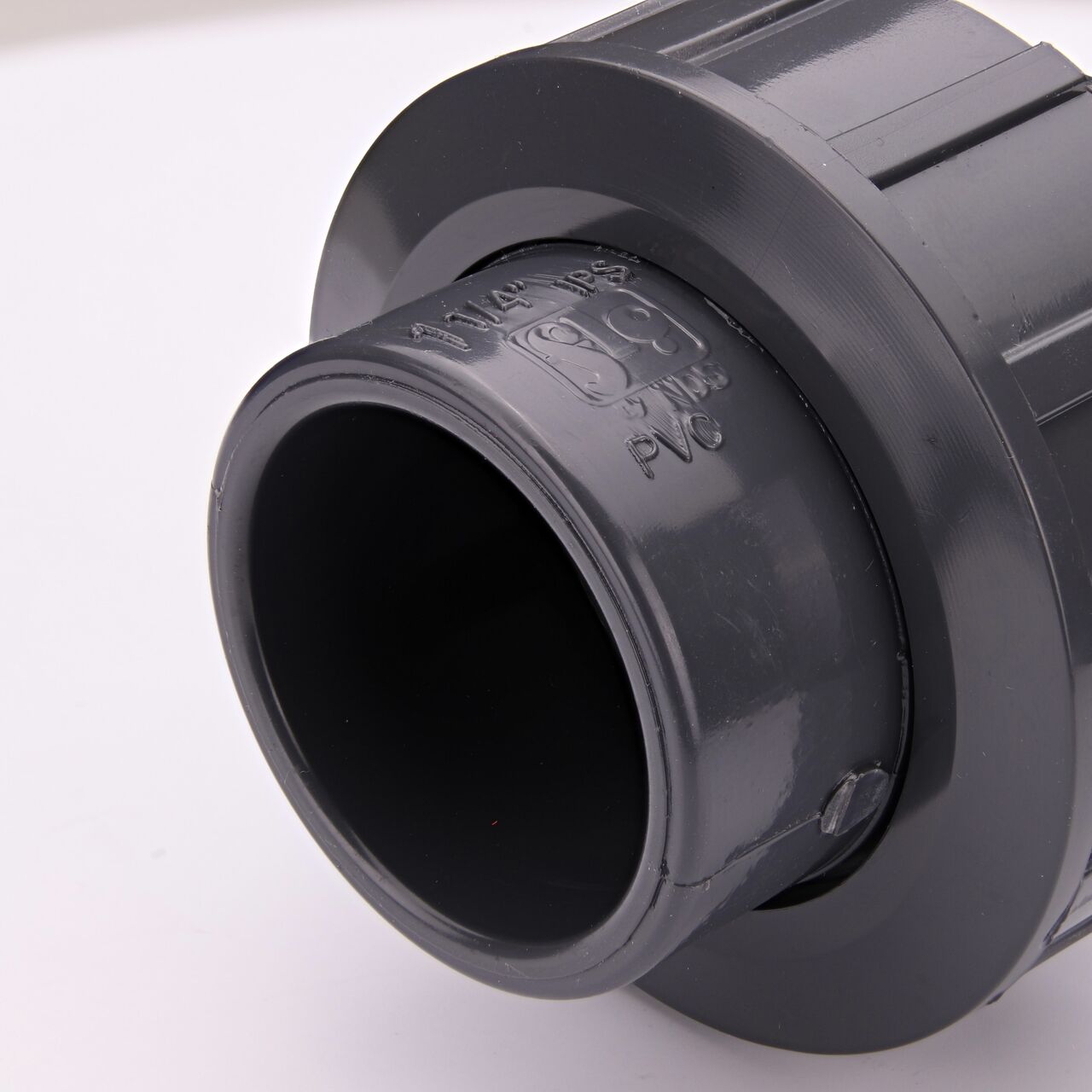 Closeup view of the other slip end on the NDS 1-1/4 in. PVC Union (NDS U-1250-S) used to connect pipes and provide a quick way to separate pipes when needed