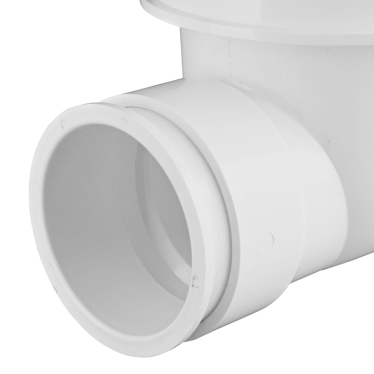 Closeup the outlet end of the NDS 4 in. White PVC Backwater Valve with Adapter (NDS 475PS) with 4 inch DWV to Sewer & Drain Pipe adapter attached