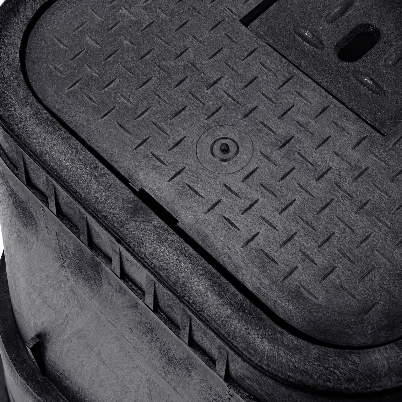 Closeup view of the outside reinforced edges on the NDS 14 in. X 19 in. Rectangular Standard Series Meter Box (NDS D1800-DICIR)