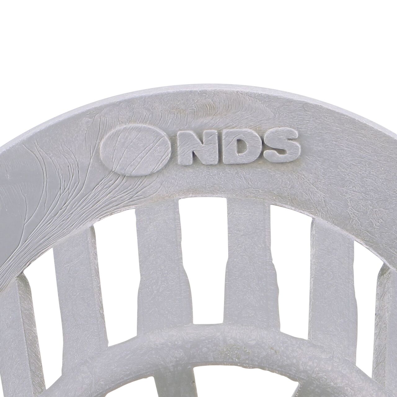Closeup of any branding on the NDS Gray Plastic 3 in. Atrum Grate (NDS 72)
