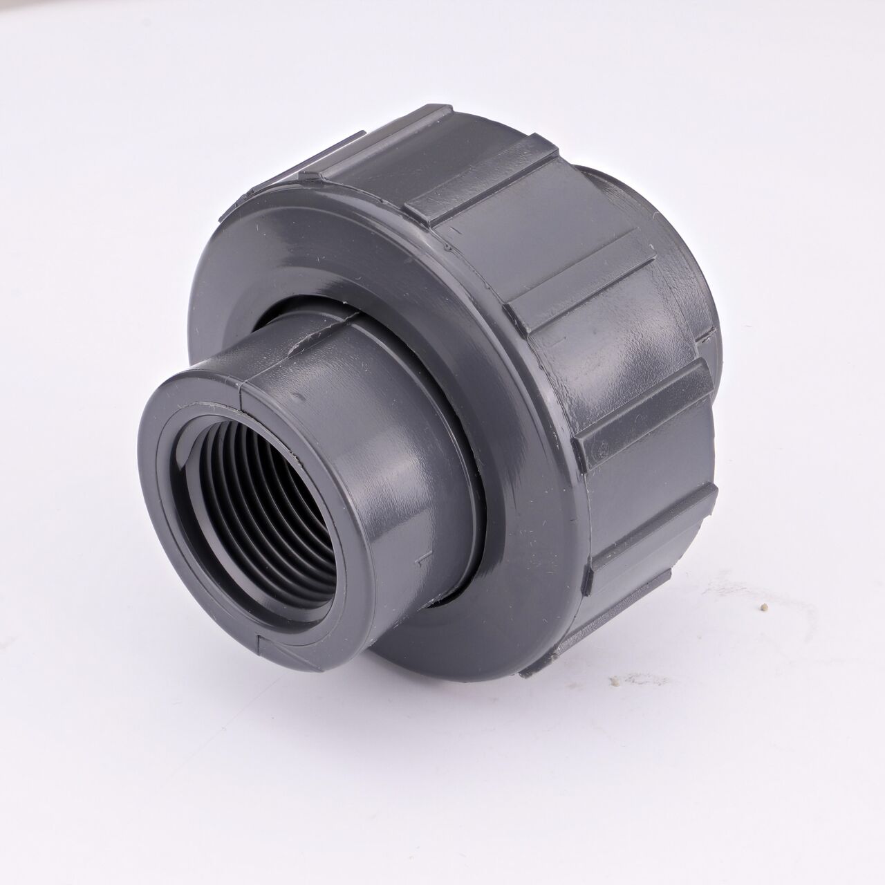 The NDS 3/4 in. PVC Union is an easy-fit coupling has two FPT ends that threads onto 3/4 in. Sch. 80 pipe ends for pool and spa, irrigation, and plumbing installations (NDS U-0750-T)