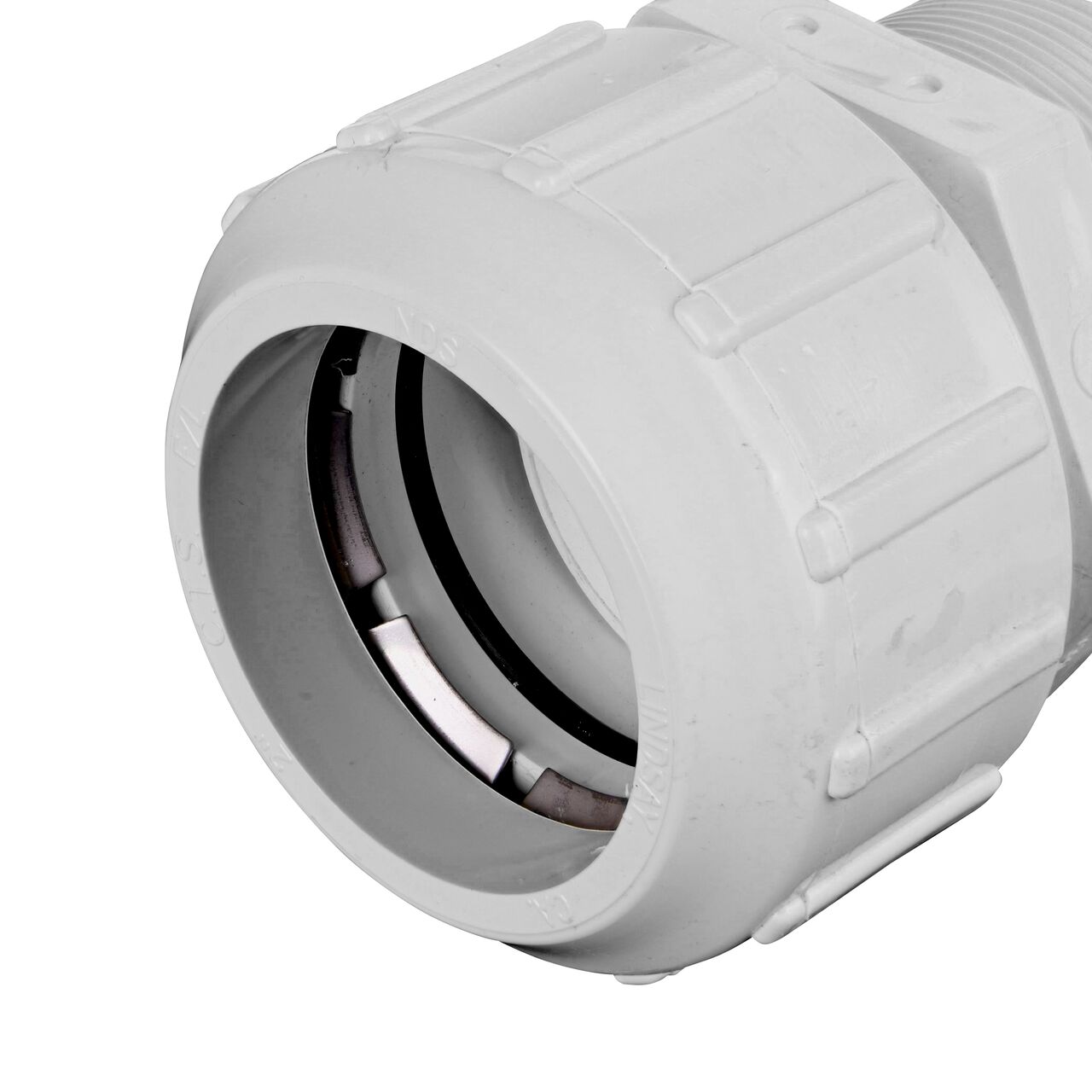 Closeup of the Flo Lock compression end with steel gripper on the NDS 2 in. Flo-Lock™ Gripper Adapter (NDS 730-20)