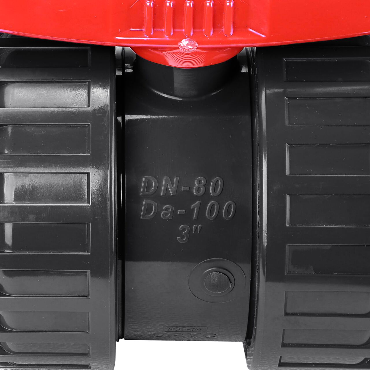 The markings on NDS PVC Slip True Union Ball Valve (NDS BTU-3000-SE) showing that it fits two 3 in. Sch. 80 pipes to form leak resistant connection