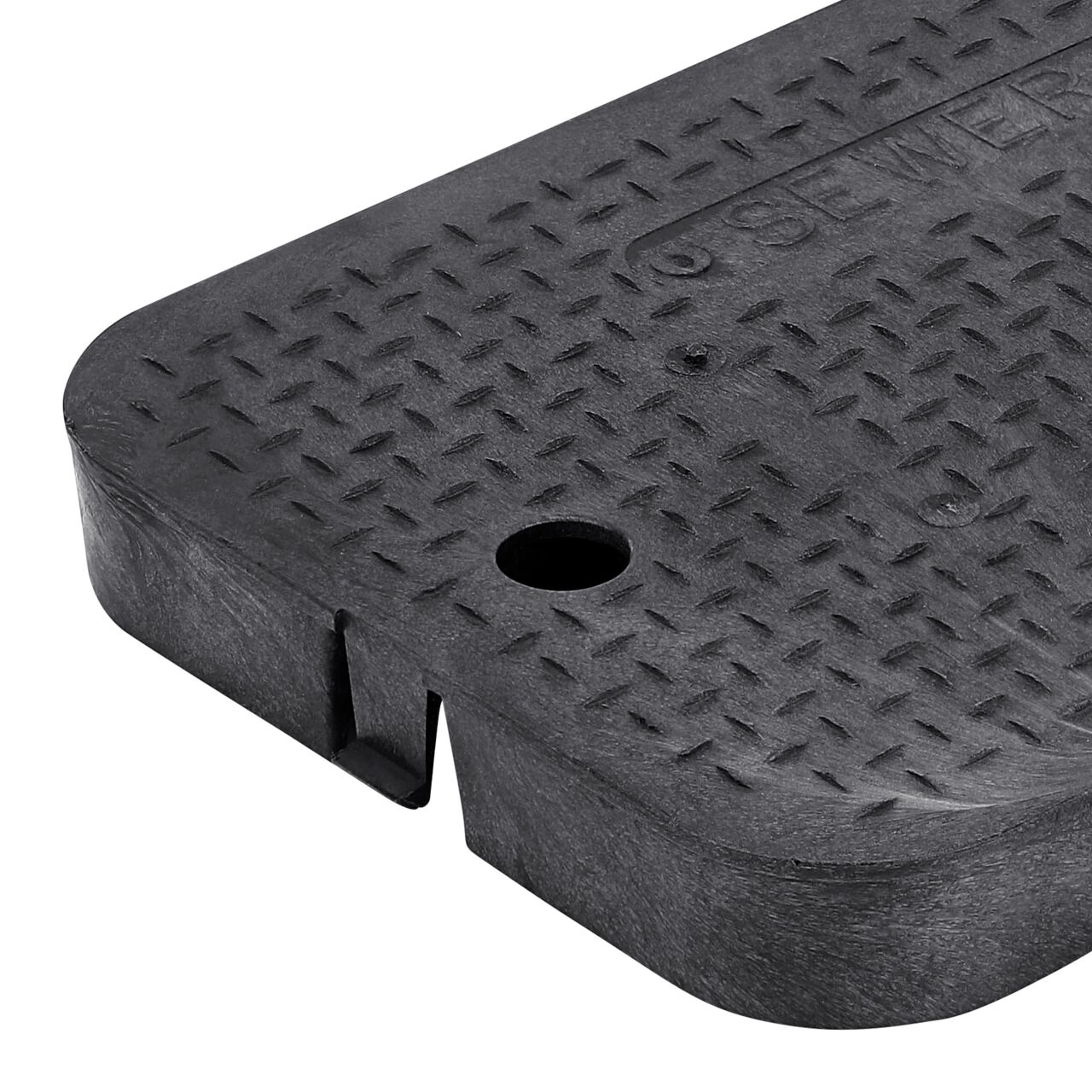 Closeup view of the finger hole on the NDS 14 in. x 19 in. Standard Series Water Meter cover (NDS D1200-DISBSWRL) for the NDS 14 in. x 19 in. Rectangular Standard Series Meter Box; place finger inside and lift lid out of the box