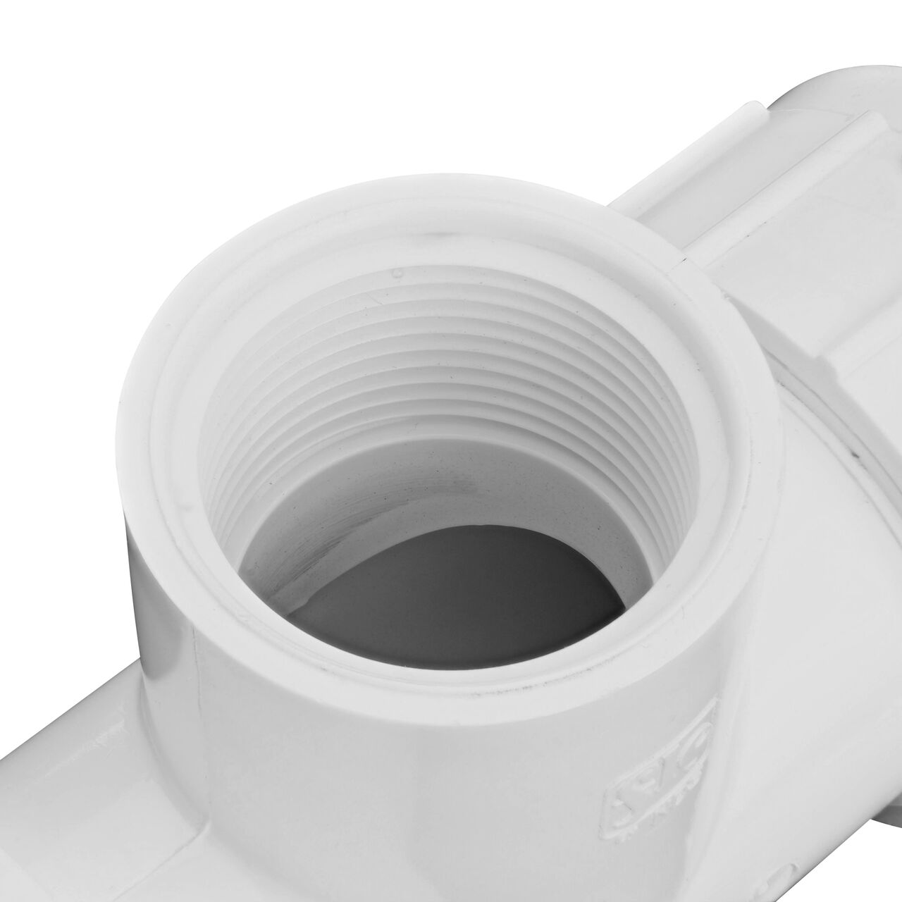 Closeup view of the NDS 1-1/4 in. IPS UC X FPT Compression Tee showing the FPT threaded end that connects to MPT pipe and adds a "T" intersection to create a lateral branch in your flow system (NDS CPT-1250-T)