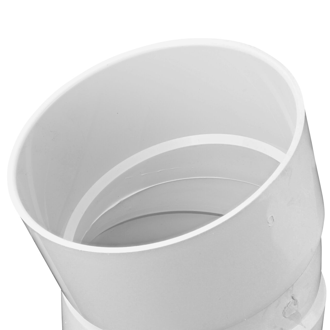 Closeup view of the 6 in. S&D pipe hub connection on the NDS 6 in. PVC 22.5° elbow (NDS 6P04, NDS L6P04)