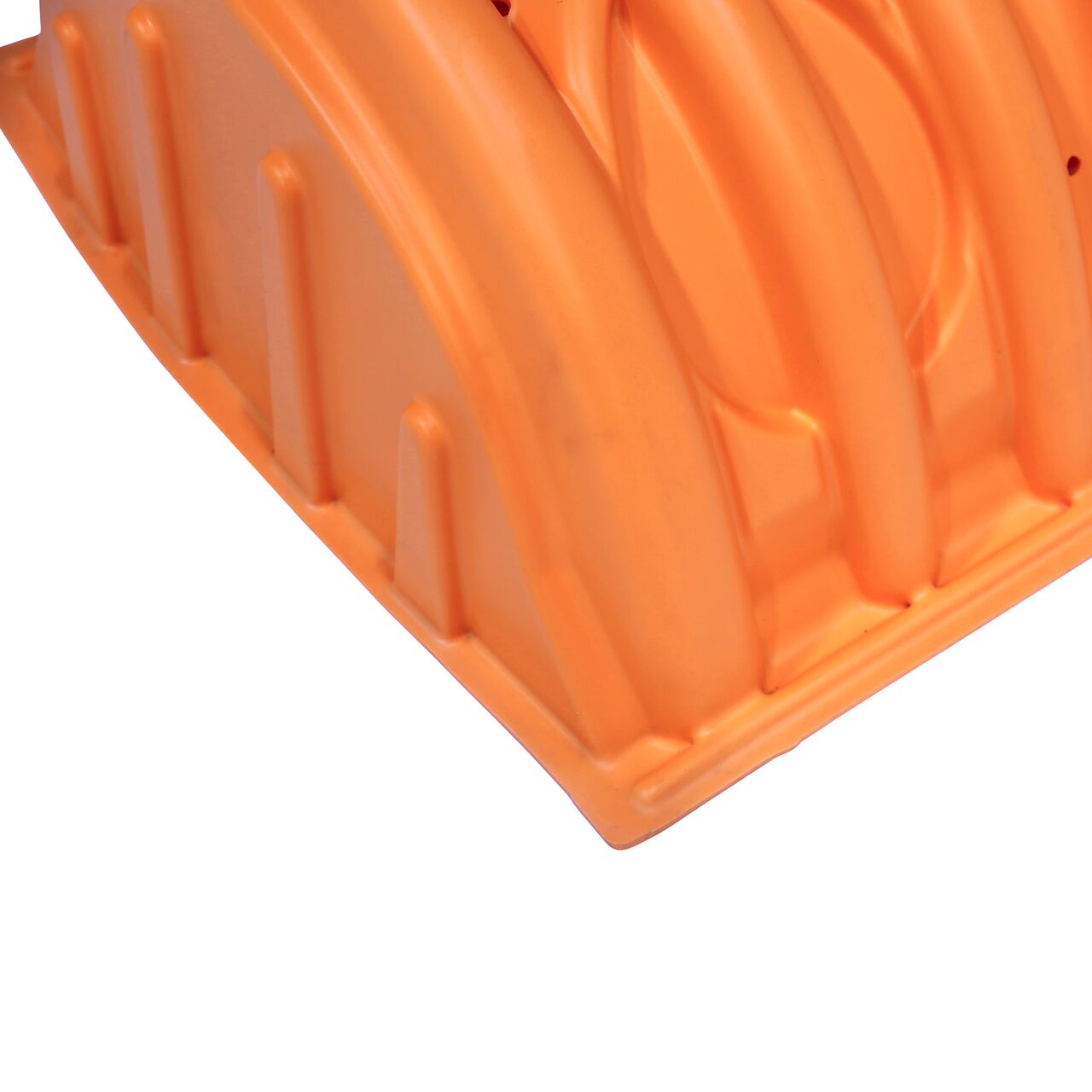 Closeup of the lipped corner on the foot of the NDS StormChamber 18 in. closed unit (NDS SC-1820-C-O)