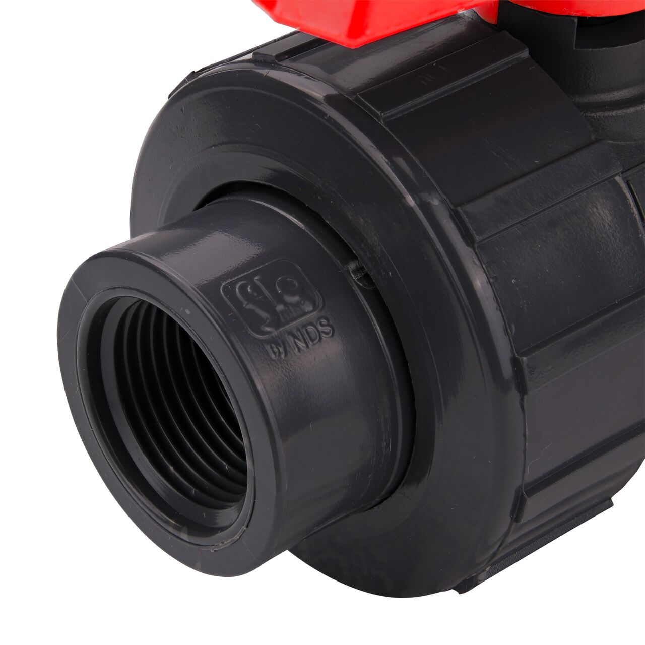 Close up view of the threaded end on the 3/4 in. PVC Slip & Threaded True Union Ball Valve (NDS BTU-0750-E) and how it connects to 3/4 Schedule 80 pipe