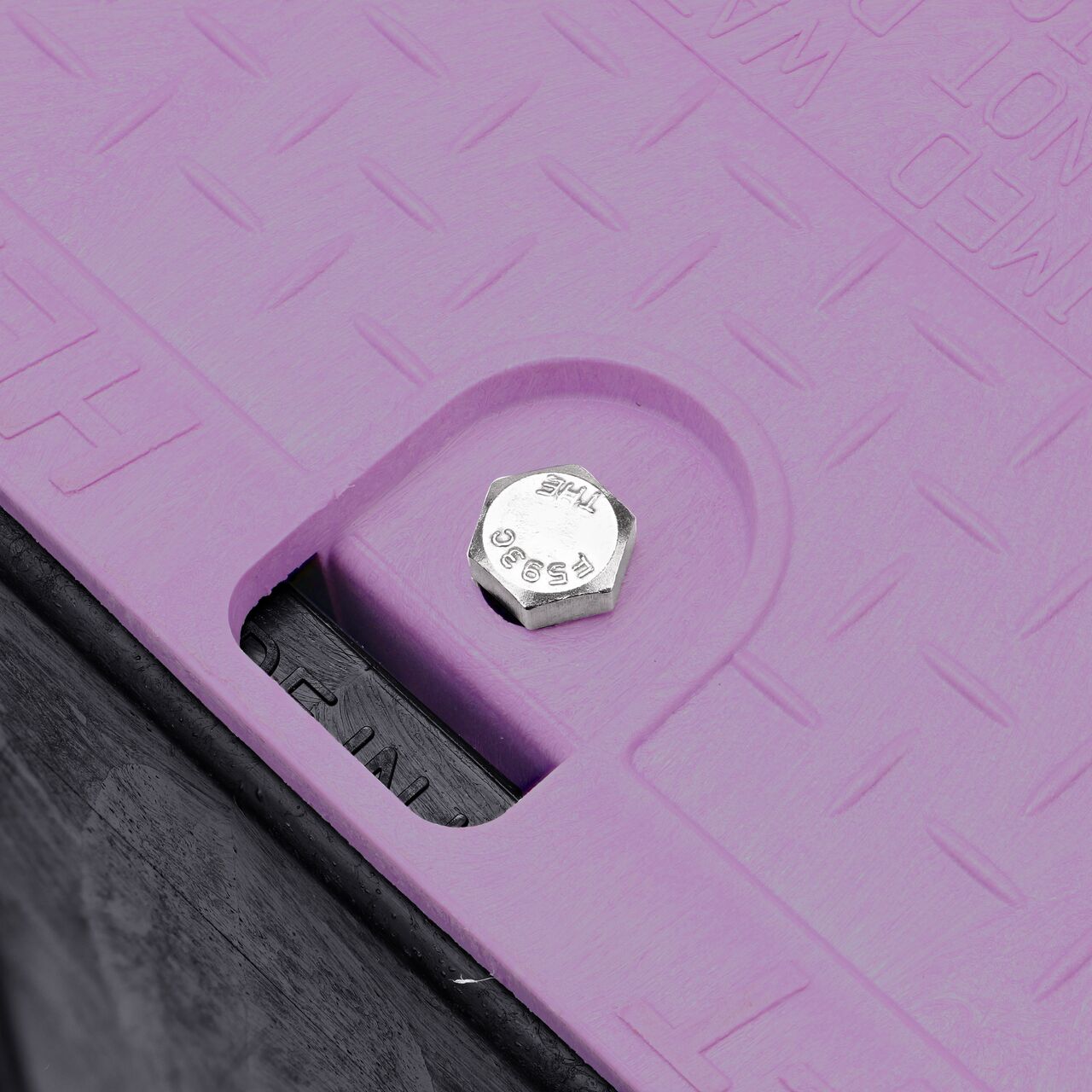 Closeup view of the inside reinforced edges on the NDS 14 in. X 19 in. Rectangular Pro-Spec® Series Valve Box and Cover (NDS 313BCBR)