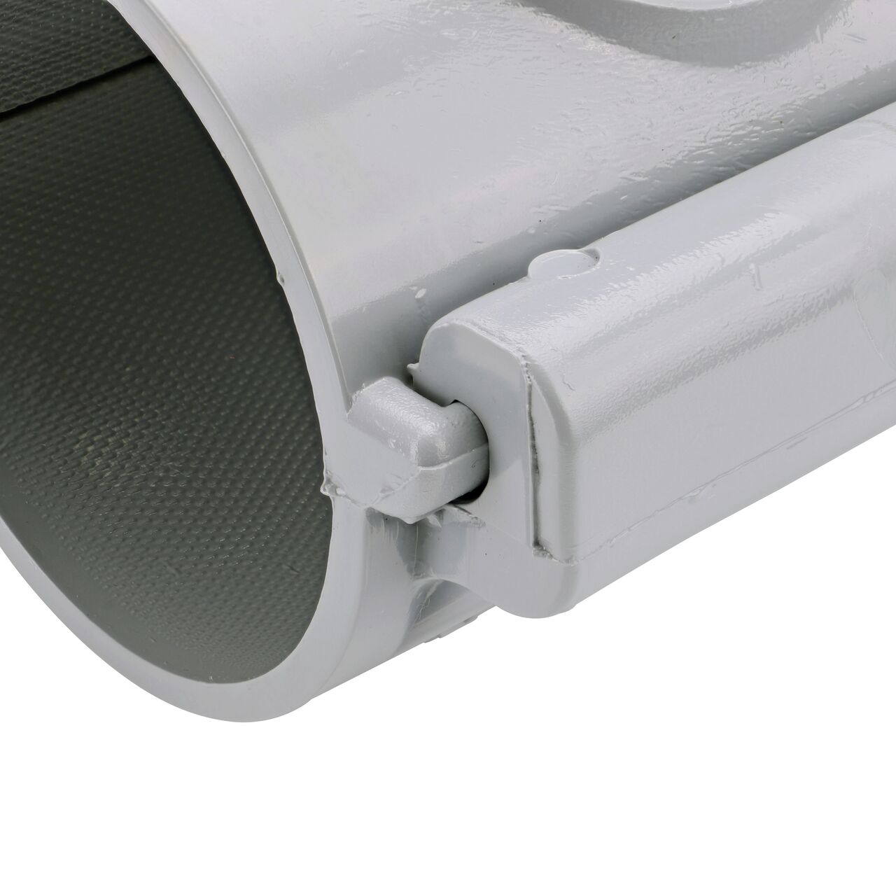 Closeup of the hinge closed on the NDS Clamp-It™ Rigid PVC Saddle with 3/4 in. slip connection on top (NDS 453007) for 3 in. PVC pipe