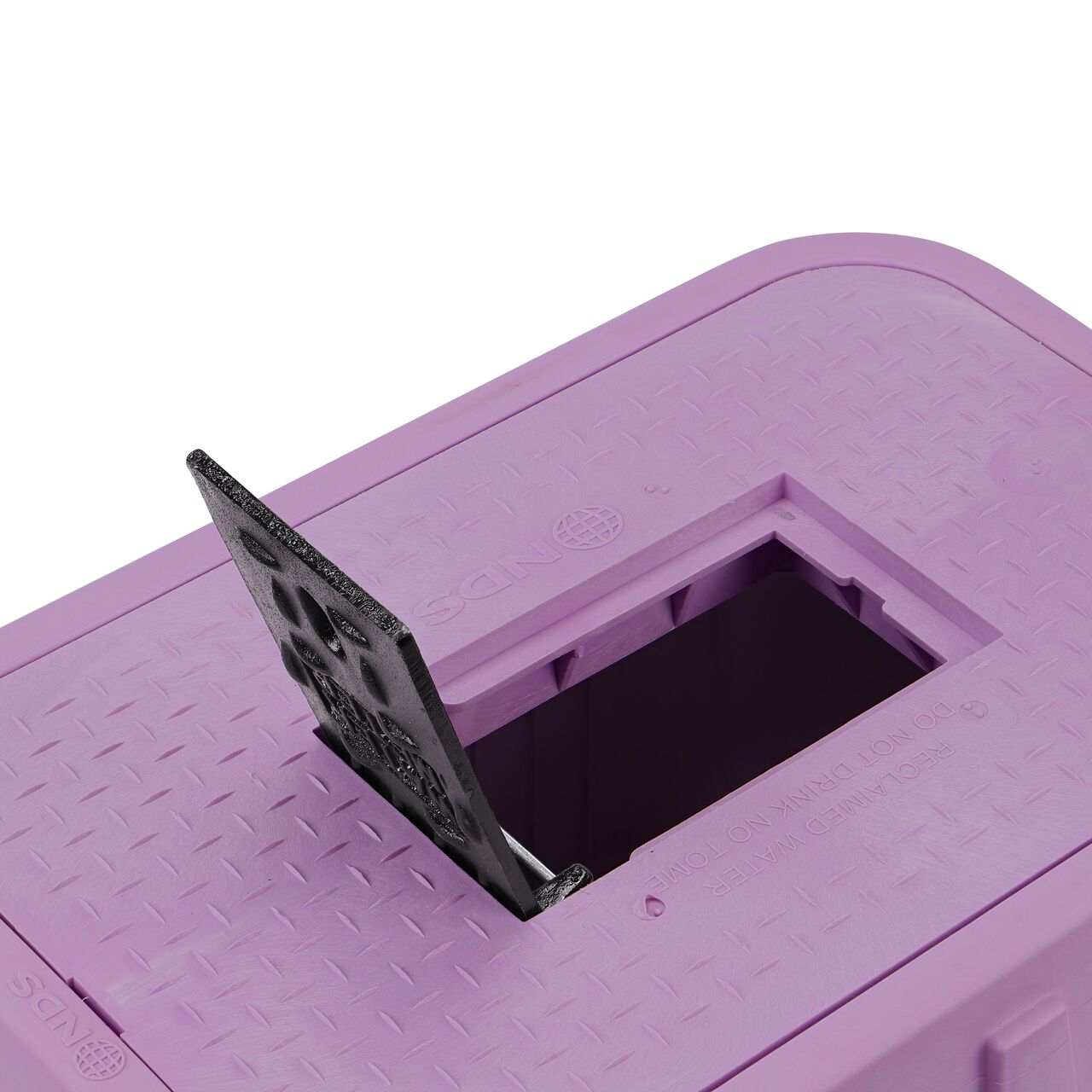 Closeup view of the hinged side of the Cast Iron reader door on the NDS 14 in. X 19 in. Rectangular Standard Series Meter Box & water meter Cover (NDS D1200P-DICIRP)