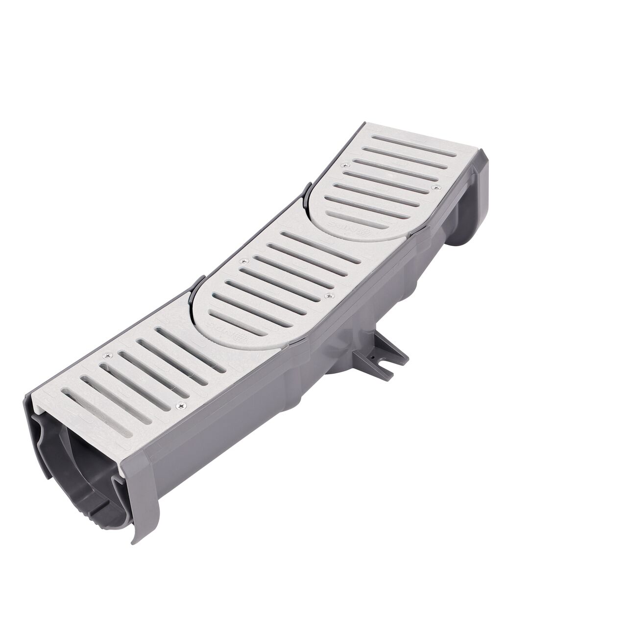 Once assembled, the NDS Spee-D® Contour™ Channel Drain (NDS 400-ACSE-WH, NDS 400-ACM-WH) sections create a pivot joint that provides 0 to 9 degrees of angular motion to rotate sections to the desired angle in either direction