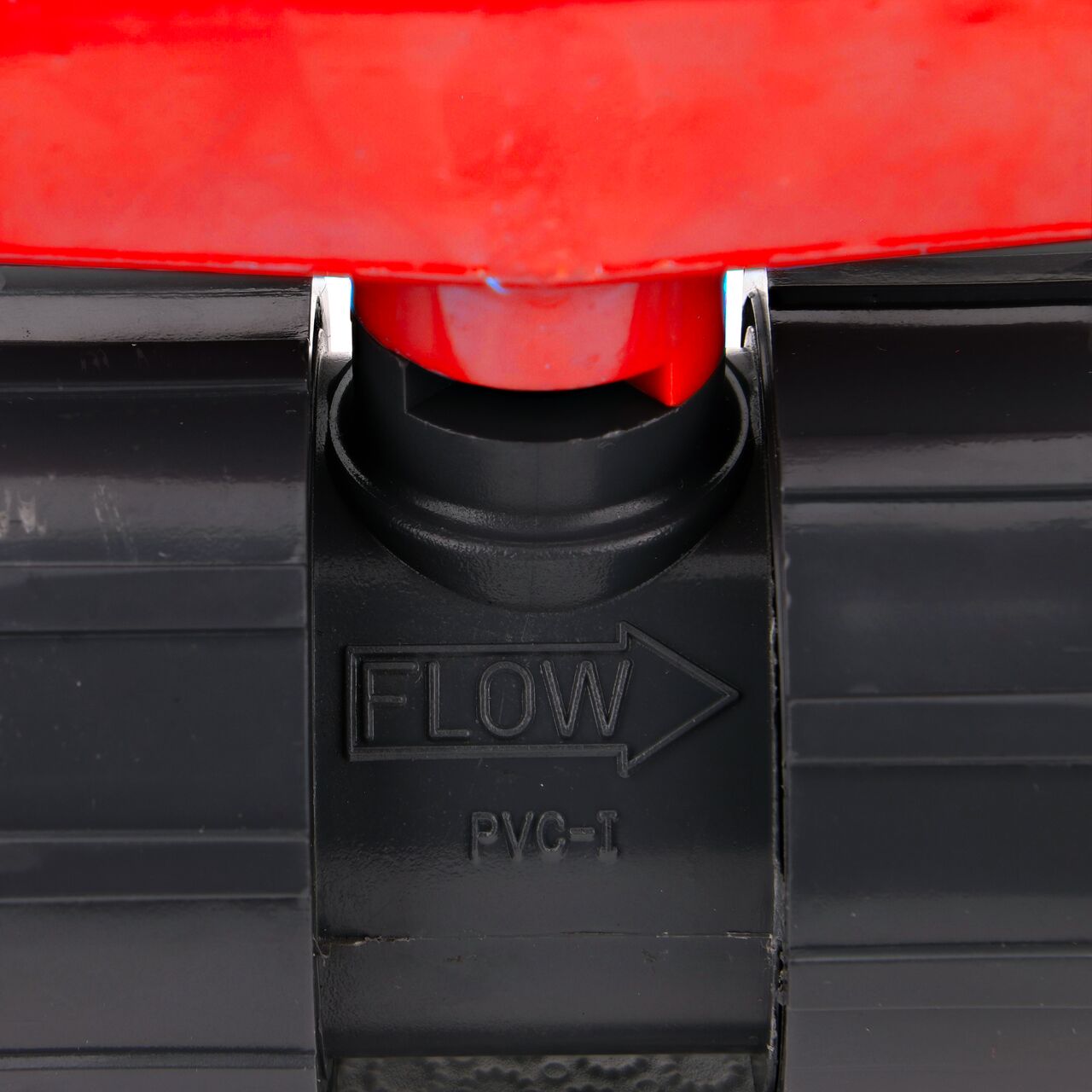 The 3/4 in. PVC Slip & Threaded True Union Ball Valve (NDS BTU-0750-E) includes directional markings to show which way the one-way valve conveys water through the pipes