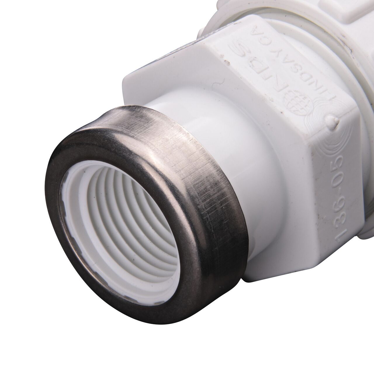 Closeup of the Threaded IPS FPT connection end on the NDS 1/2 in. IPS Flo Lock PVC Gripper Adapter (NDS 136-05)
