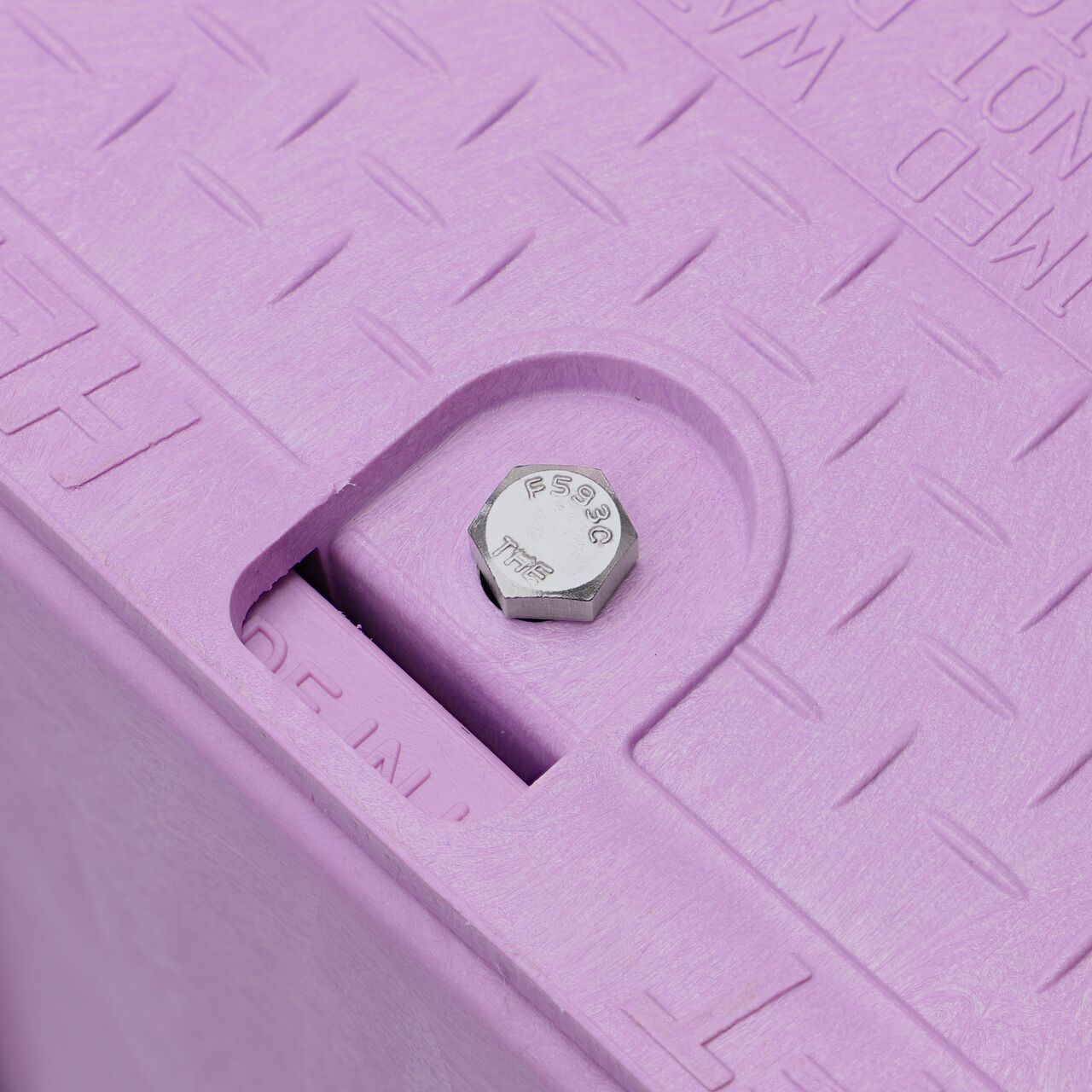 Closeup view of the inside reinforced edges on the NDS 14 in. X 19 in. Rectangular Pro-Spec® Series Valve Box and Cover (NDS 314PBCBR)