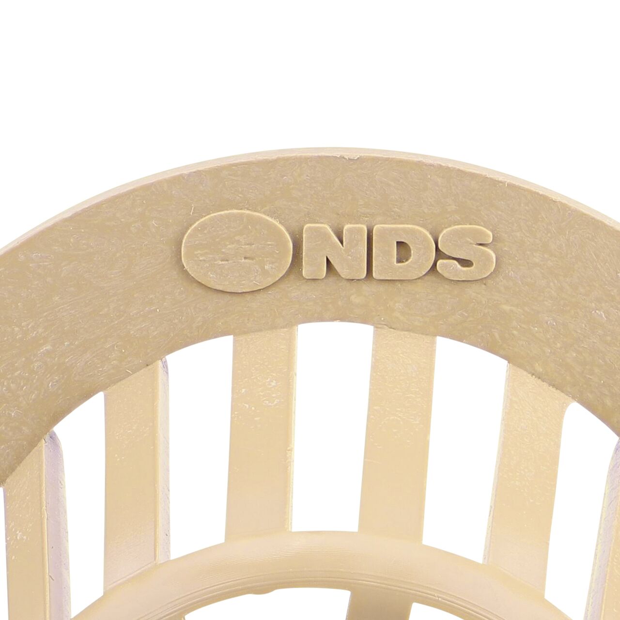 Closeup of any branding on the NDS Sand Plastic 3 in. Atrum Grate (NDS 74S)