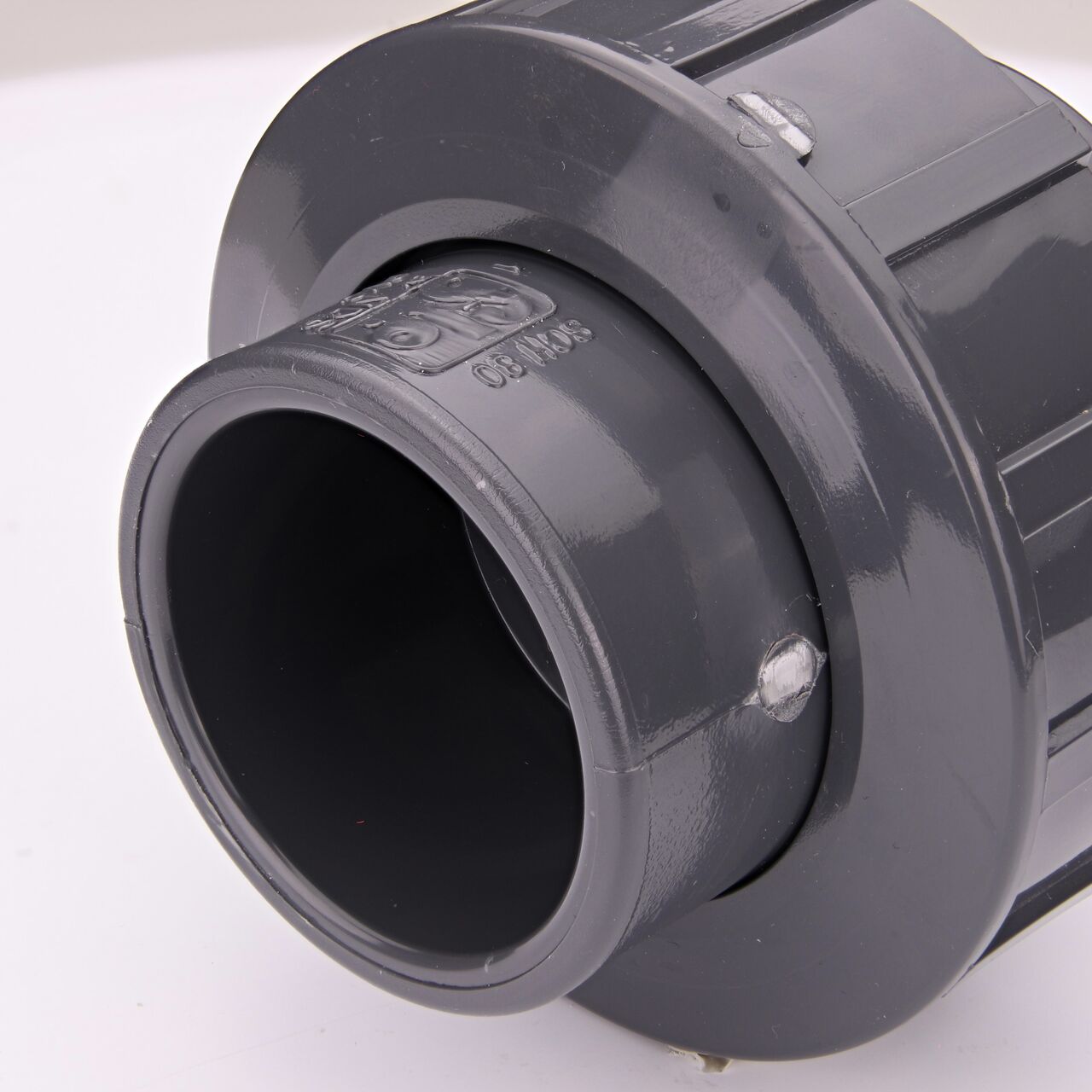 Closeup view of the other slip end on the NDS 1-1/2 in. PVC Union (NDS U-1500-S) used to connect pipes and provide a quick way to separate pipes when needed