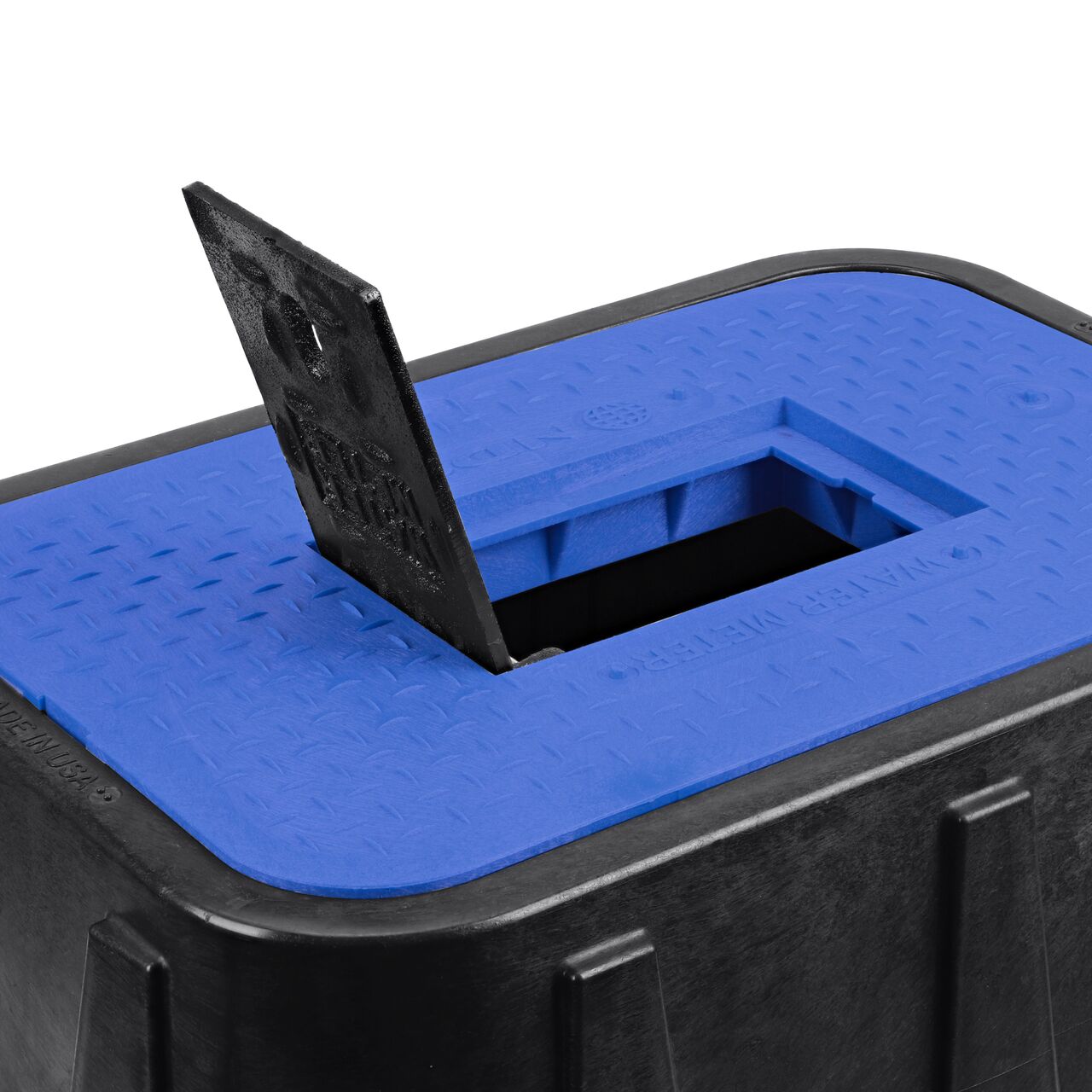 Closeup view of the hinged side of the Cast Iron reader door on the NDS 14 in. X 19 in. Rectangular Standard Series Meter Box & Water Meter Cover (NDS D1200-DICIRBLU)