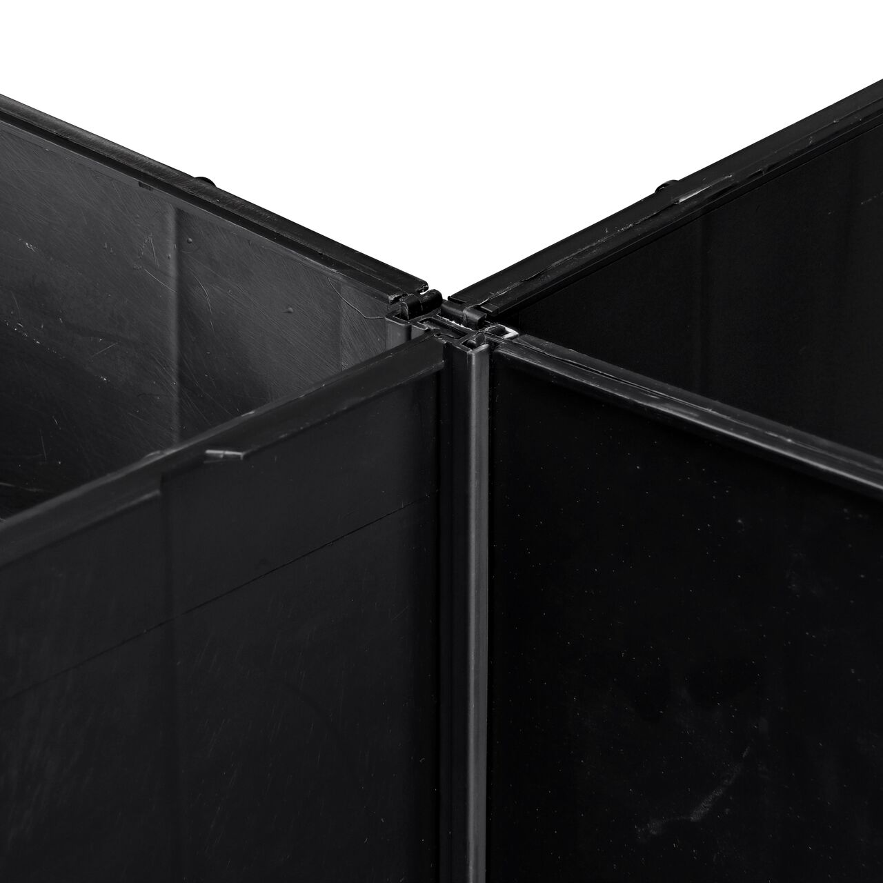 Connect four NDS Root Barrier Panels together in a quad formation with the provided joiner strips (NDS EP-1250, NDS EP-1850, NDS EP-2450, NDS EP-3650)