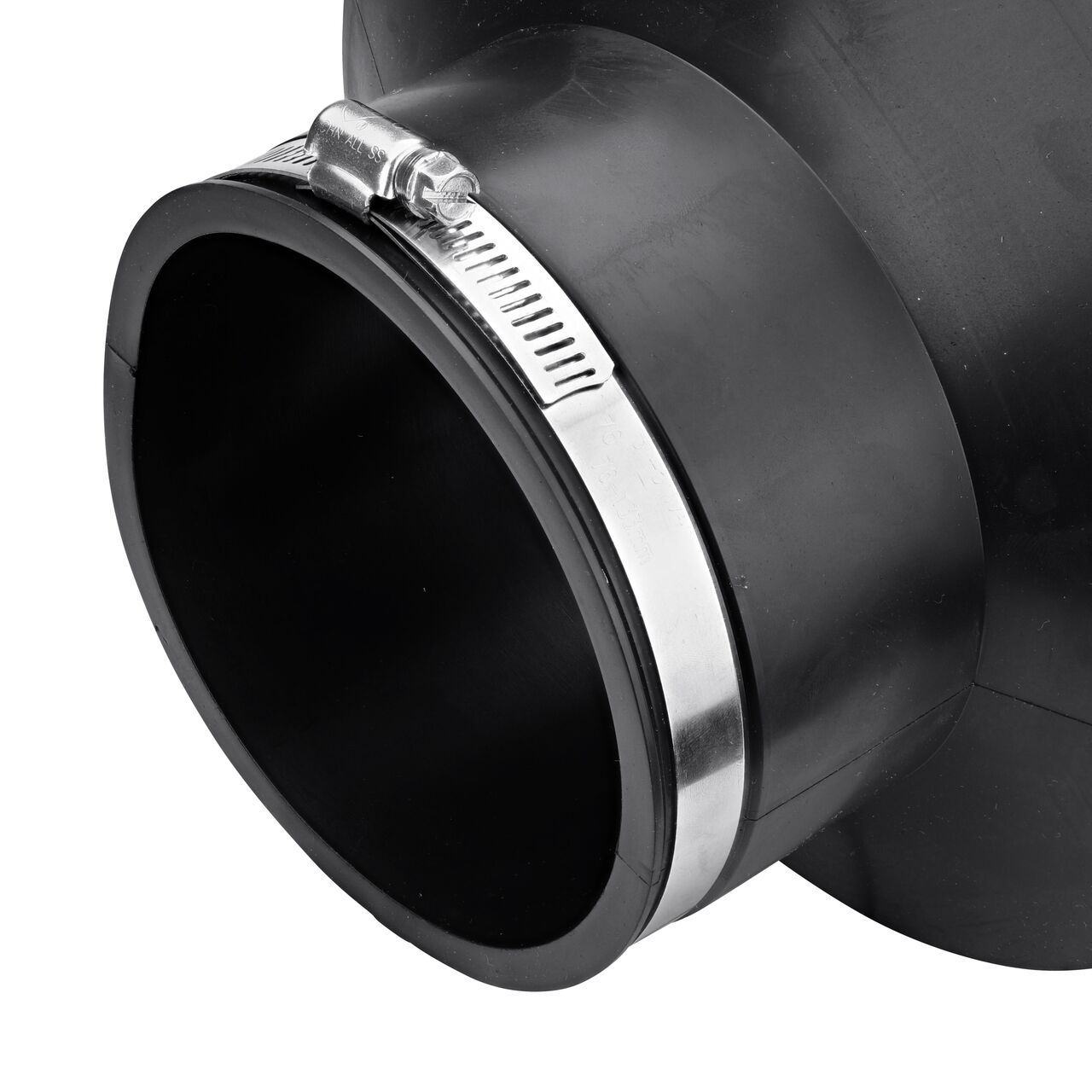 Closeup view of the small end on the NDS flex coupling for 6 in. concrete pipe to 4 in. cast iron or plastic pipe (NDS 06-64)