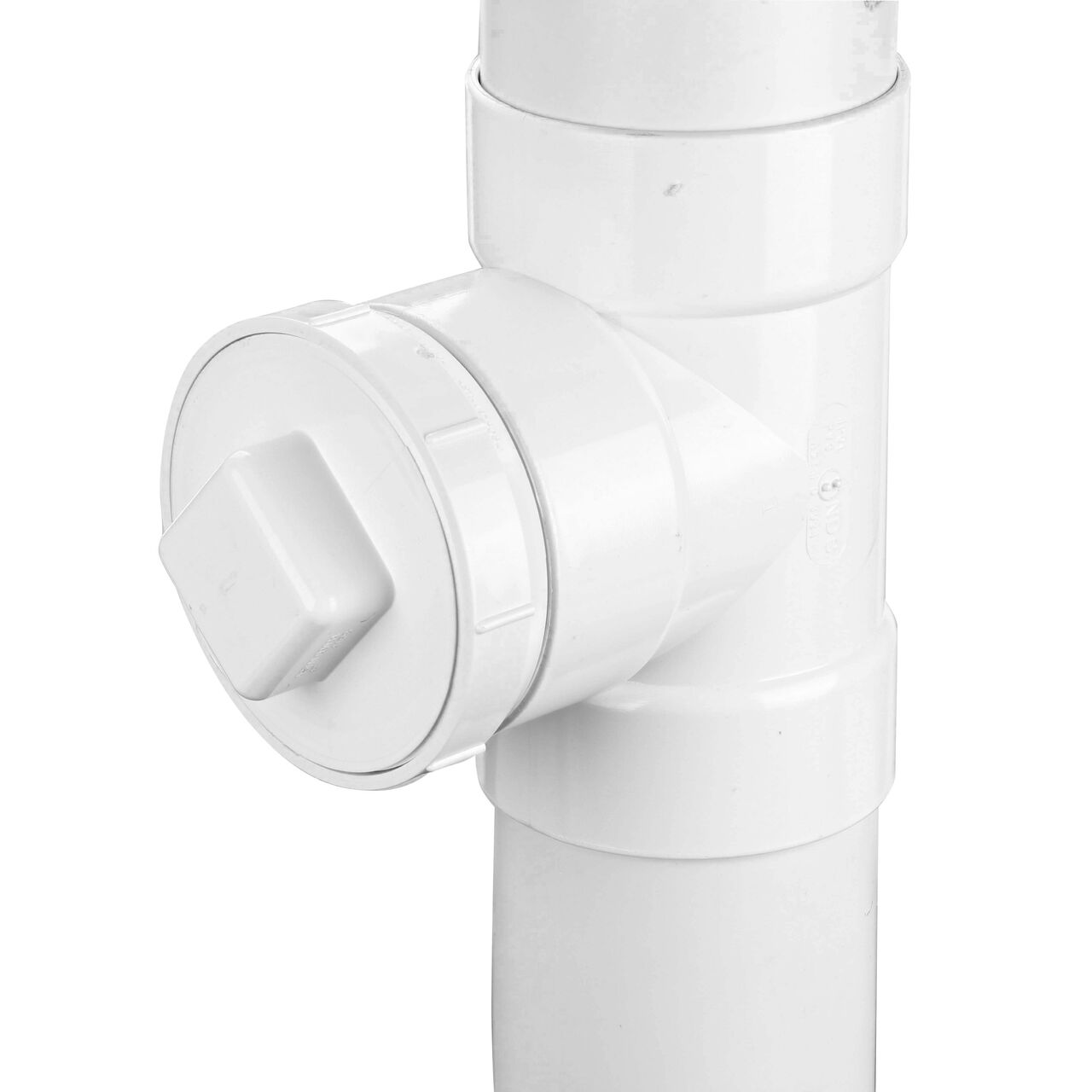 Vertical application of the NDS 4 in. PVC Sewer and Drain Tee (NDS 4P01*, NDS 4P01) with 4 in. S&D Pipe installed on top and bottom hubs and the PVC S&D Female Fitting Cleanout Adapter (NDS 413P) with the 4 in. MPT PVC S&D Cleanout Plug (NDS 41P8)
