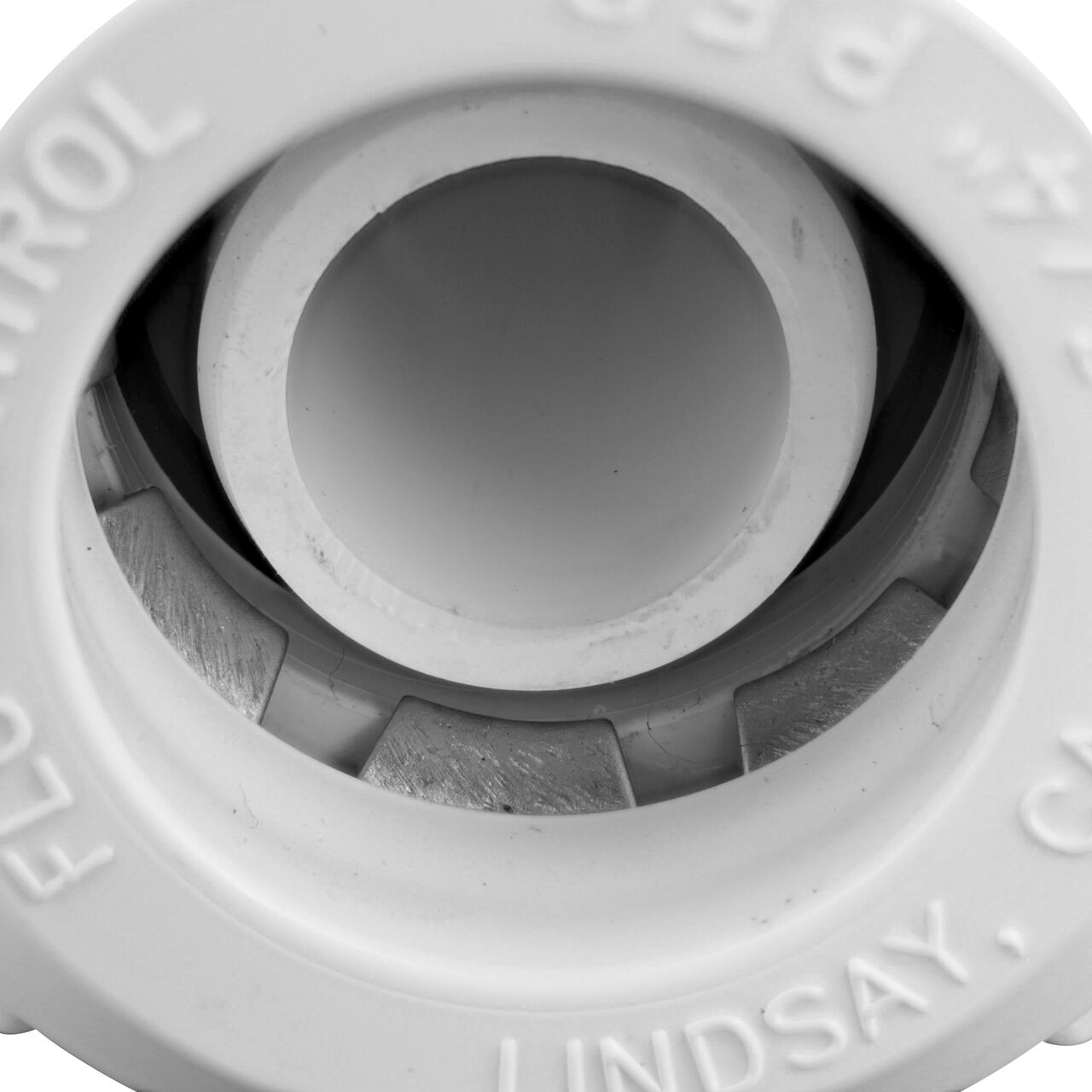 Closeup of the steel gripper teeth of the NDS 3/4 in. SIDR-7 MPT X PE TS Flo-Lock™ Gripper Adapter (NDS 830-07)