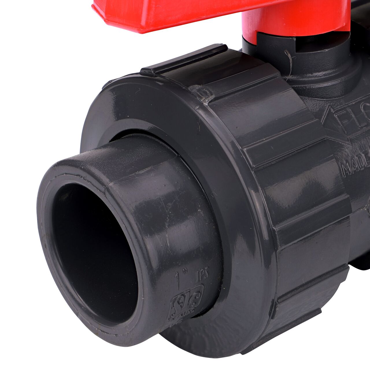 Close up view of the slip end on the 1 in. PVC Slip & Threaded True Union Ball Valve (NDS BTU-1000-E) and how it connects to 1 Schedule 80 pipe