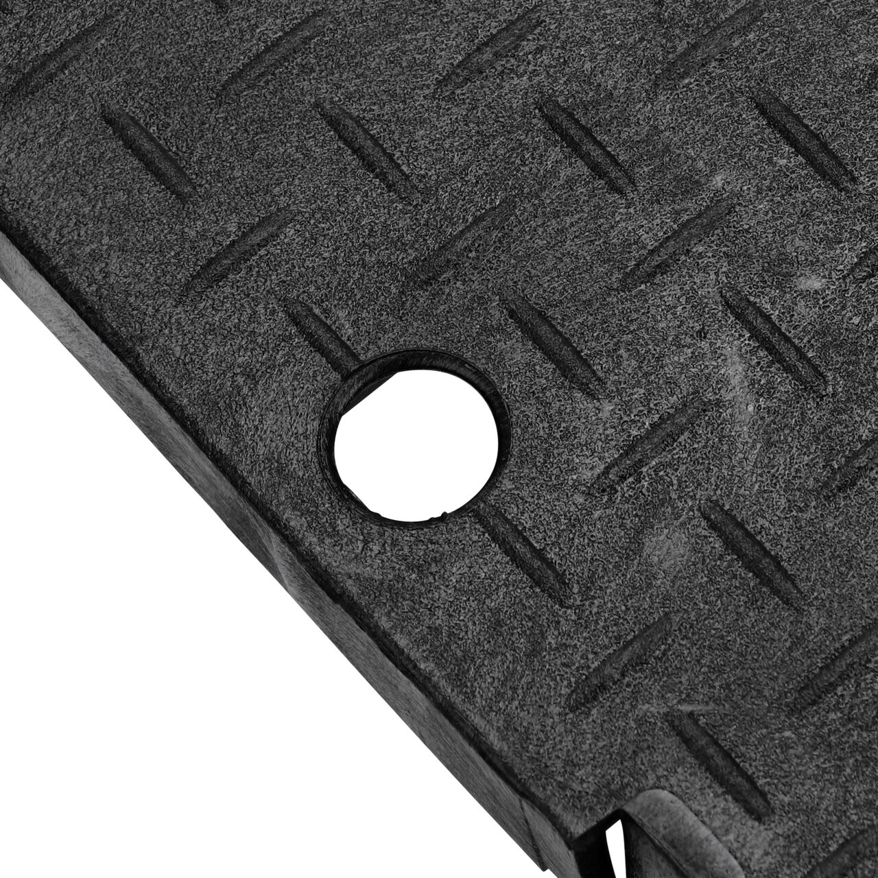 Closeup view of the edge and finger hole on the NDS 13 x 20 in. Standard Series Water Meter cover (NDS D1500-DISBL) for the NDS 13 in. X 20 in. Rectangular Standard Series Meter Box