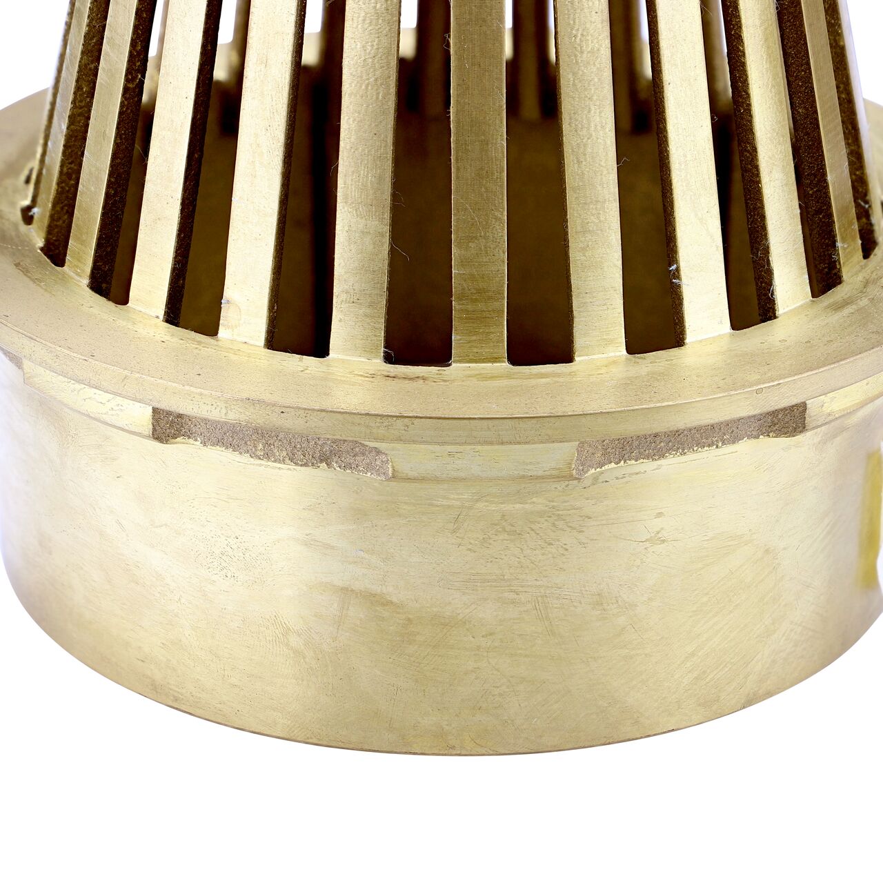 Closeup of the bottom of the NDS Brass 6 in. Atrum Grate (NDS 90B)