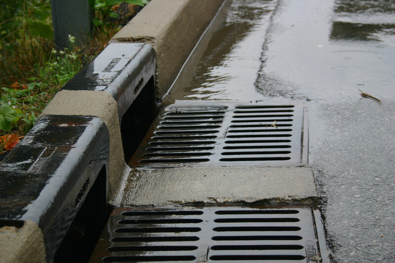 Double Inlet Curb taking in stormwater